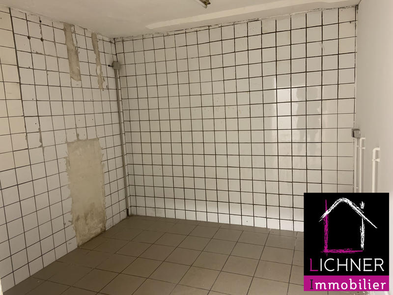 Local commercial - 153 m² - 4 pièces
