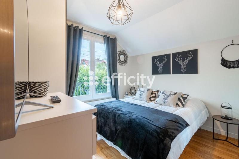 Maison - 137 m² - 6 pièces