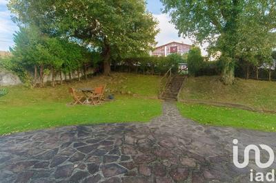 Maison - 158 m² - 8 pièces