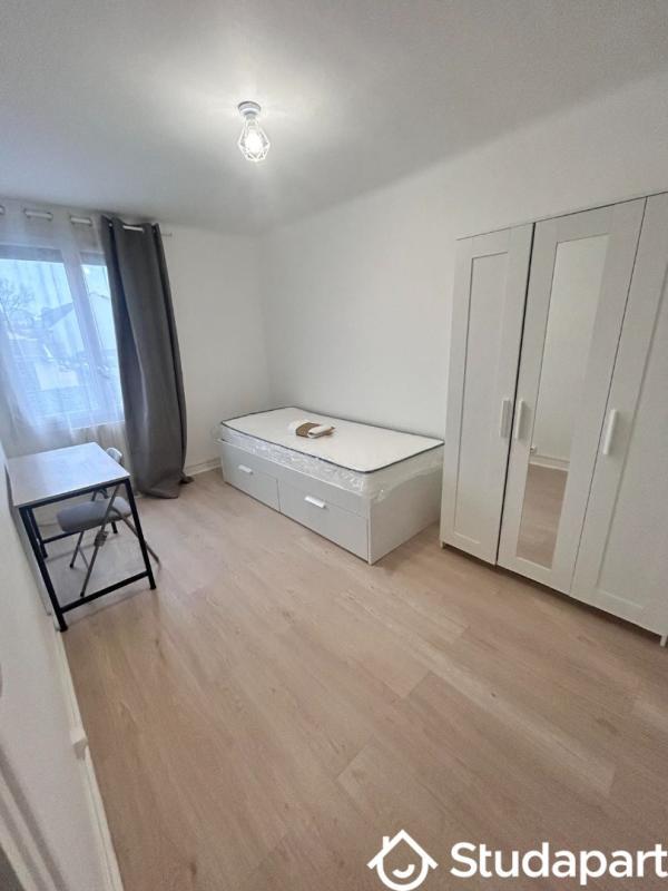 Chambre - 11 m² - 1 pièce