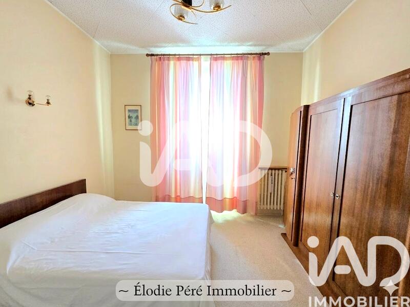 Maison - 257 m² - 9 pièces