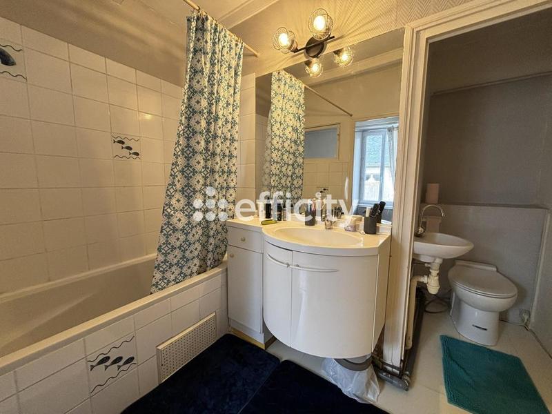 Maison - 200 m² - 9 pièces