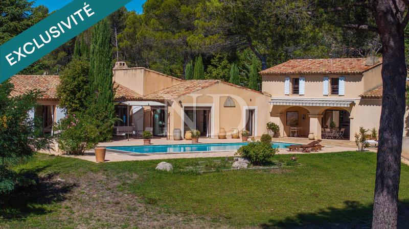 Maison - 377 m² - 12 pièces