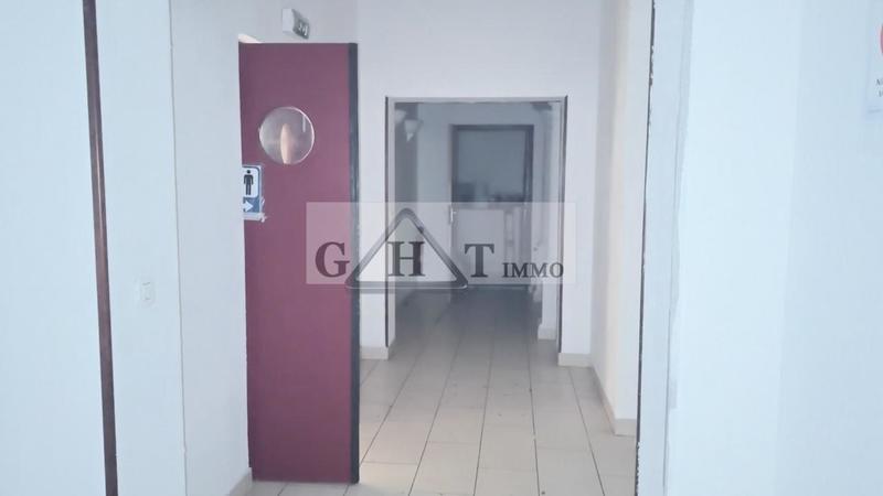 Entrepôt - 2 277 m²