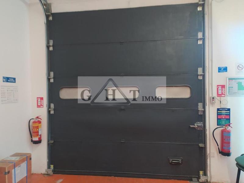 Entrepôt - 660 m²