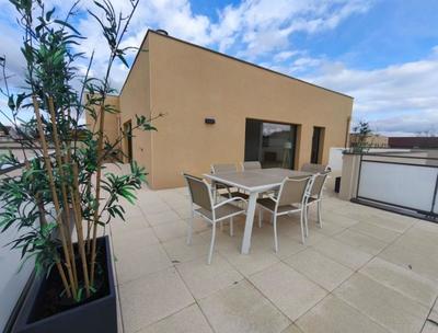 Appartement - 90 m² - 4 pièces