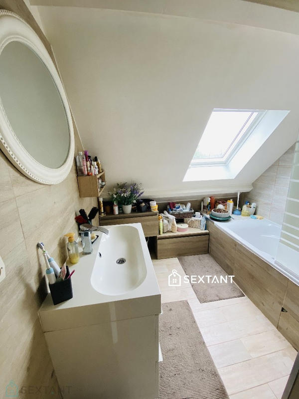 Maison - 95 m² - 5 pièces