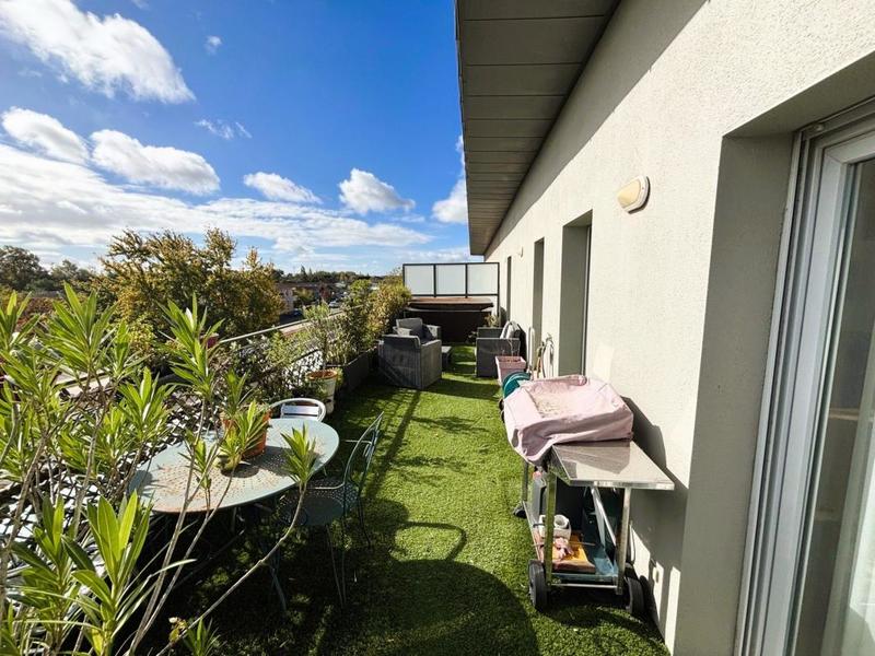 Penthouse - 90 m² - 4 pièces