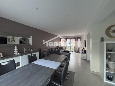 Maison contemporaine - 176 m² - 6 pièces