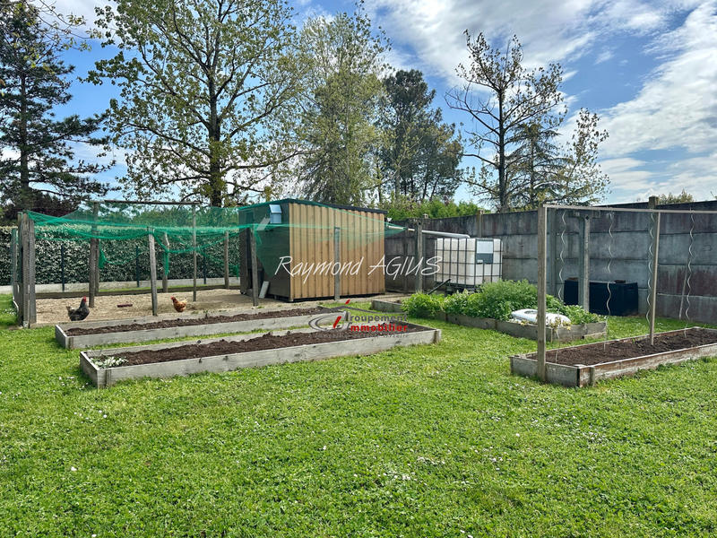 Maison - 263 m² - 11 pièces