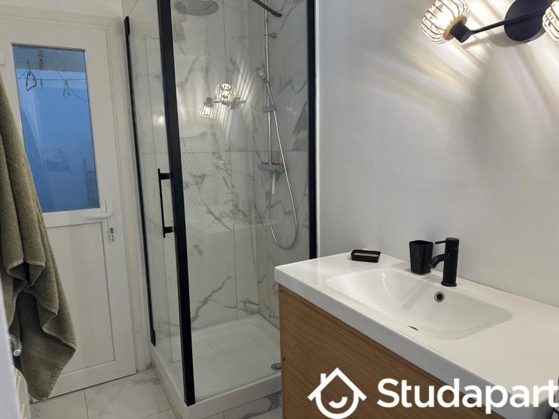 Chambre - 12 m² - 1 pièce