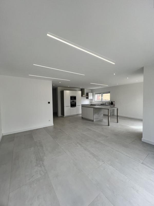 Maison traditionnelle - 150 m² - 6 pièces