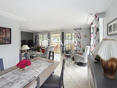 Maison - 159 m² - 7 pièces