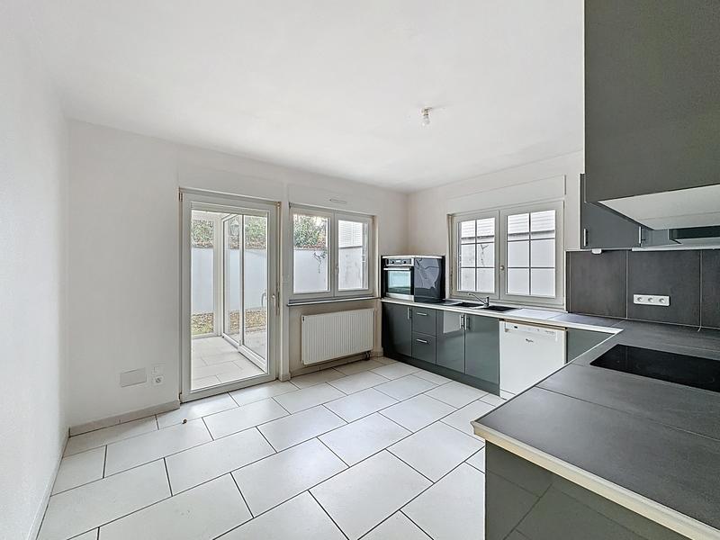 Maison jumelée - 147 m² - 6 pièces