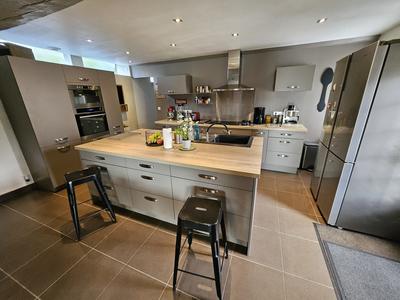 Maison - 143 m² - 9 pièces