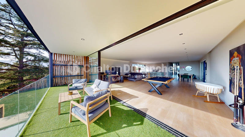 Maison - 235 m² - 6 pièces