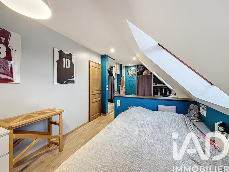 Maison - 220 m² - 7 pièces