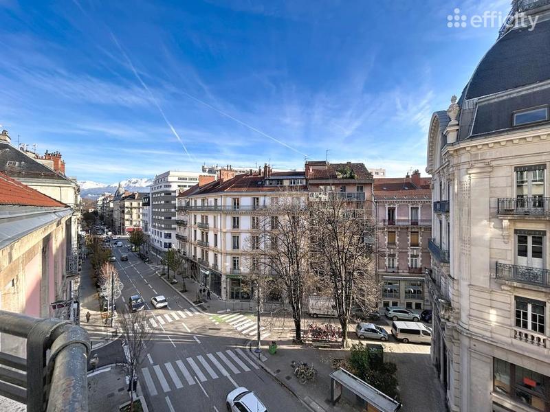 Appartement - 65 m² - 2 pièces