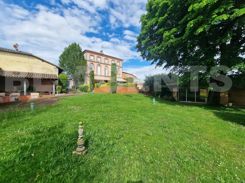 Demeure - 380 m² - 9 pièces