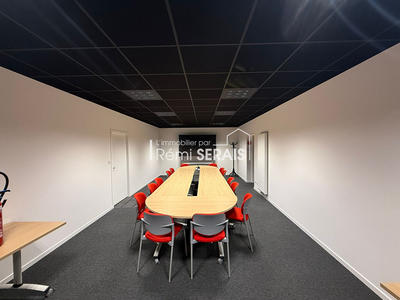 Local commercial - 600 m² - 15 pièces