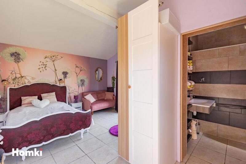 Maison - 270 m² - 8 pièces