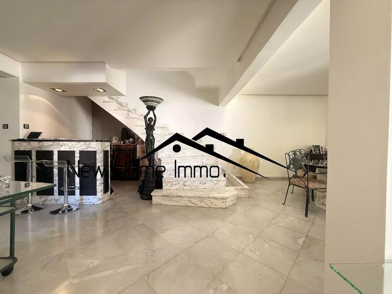 Appartement - 188 m² - 5 pièces