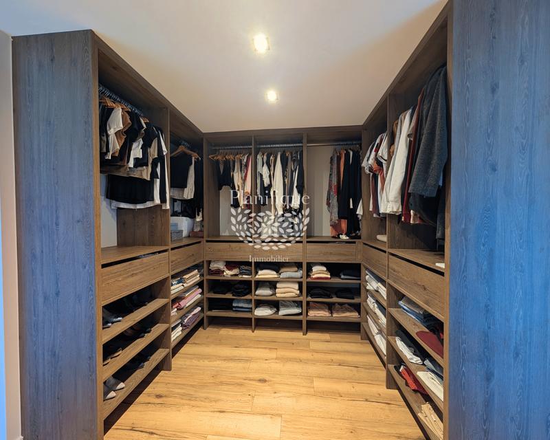 Maison - 194 m² - 5 pièces