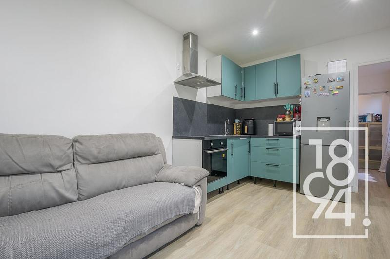 Maison - 240 m² - 9 pièces