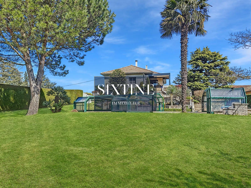 Maison - 144 m² - 10 pièces