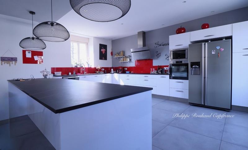 Maison - 250 m² - 13 pièces