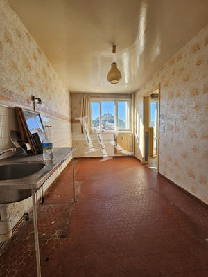 Appartement - 82 m² - 4 pièces