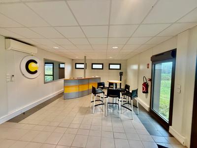 Local d'activités - 940 m²