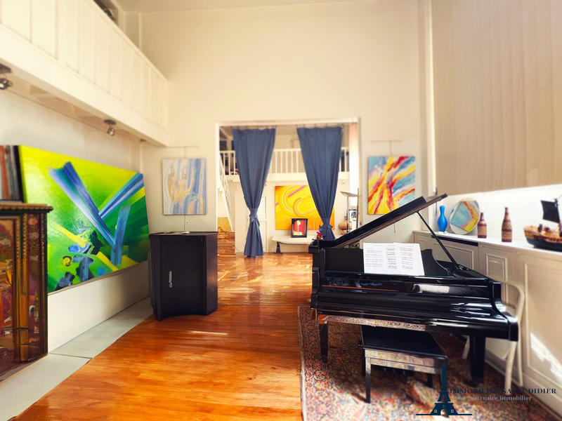 Loft - 93 m² - 3 pièces