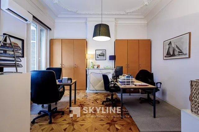 Appartement - 247 m² - 5 pièces