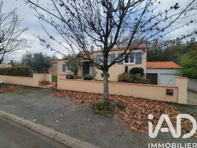 Maison - 120 m² - 6 pièces