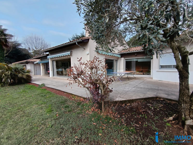 Villa - 230 m² - 7 pièces