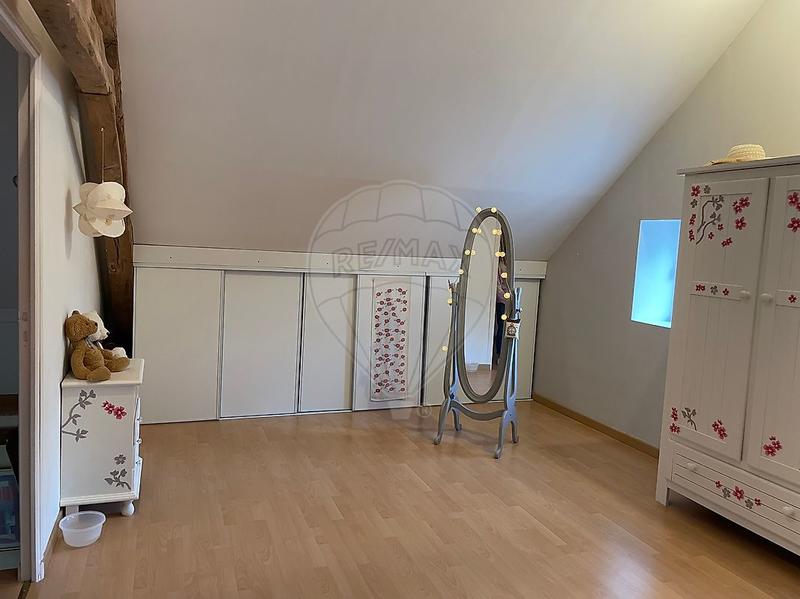 Maison - 212 m² - 7 pièces