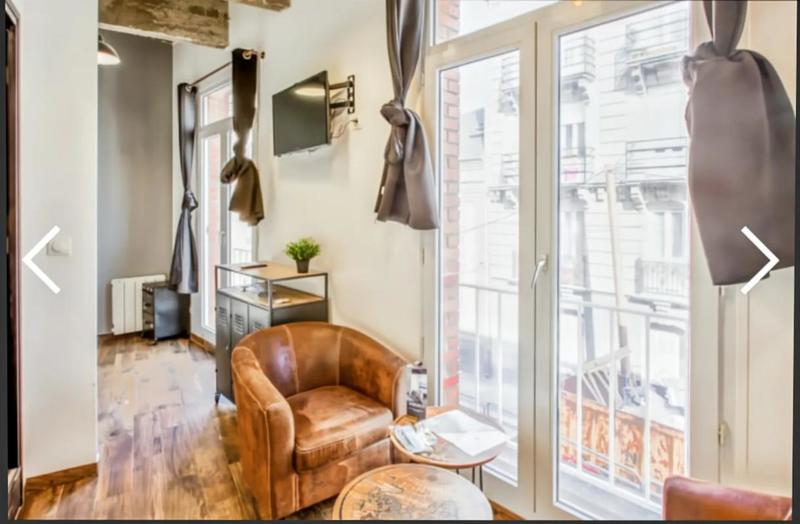 Appartement - 98 m² - 8 pièces