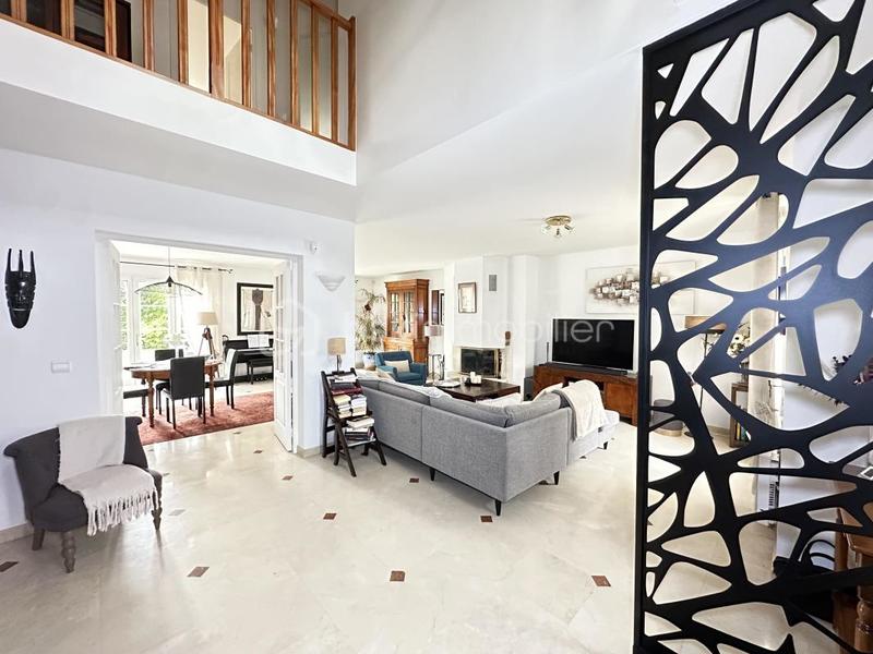 Maison traditionnelle - 170 m² - 6 pièces