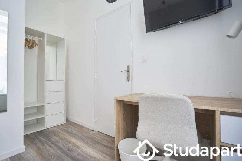 Chambre - 13 m² - 1 pièce