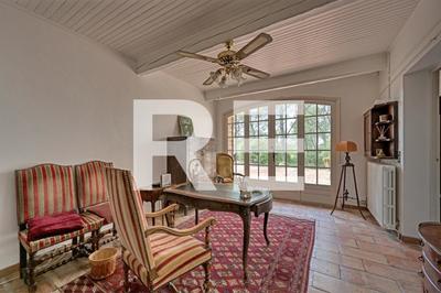 Maison - 238 m² - 7 pièces