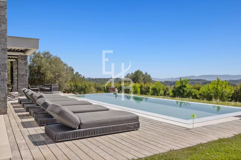 Villa - 420 m² - 8 pièces
