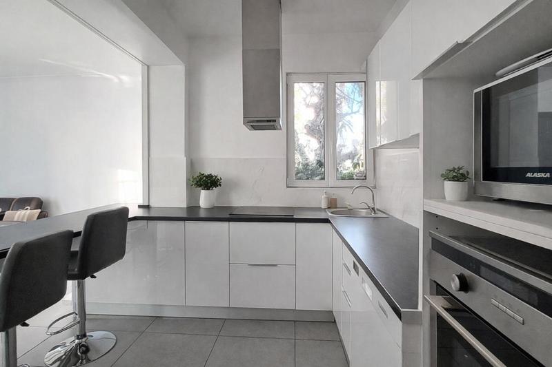 Maison - 224 m² - 8 pièces