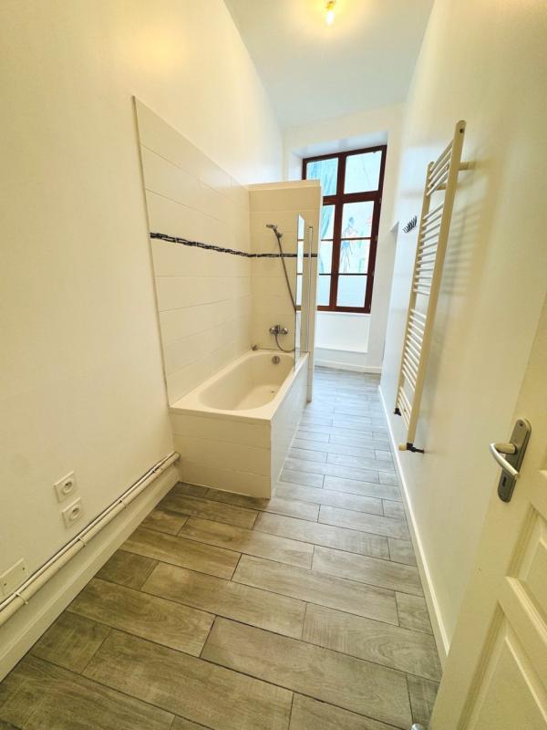 Appartement - 99 m² - 3 pièces