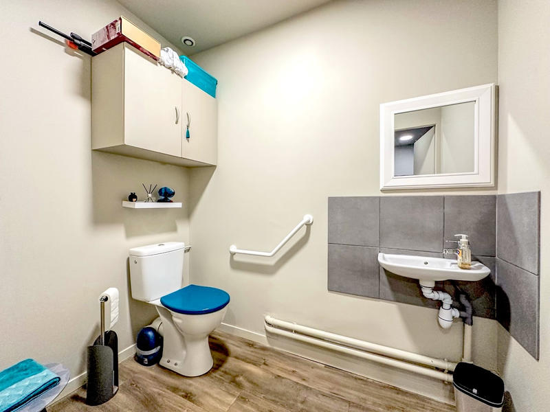 Fonds de commerce - Magasins - 48 m²