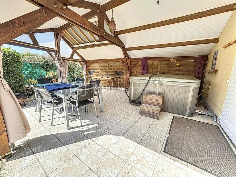 Maison traditionnelle - 143 m² - 8 pièces