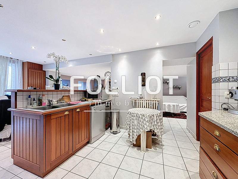 Maison - 180 m² - 8 pièces