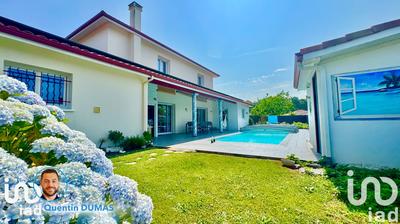 Maison - 210 m² - 7 pièces