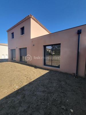 Maison - 98 m² - 4 pièces