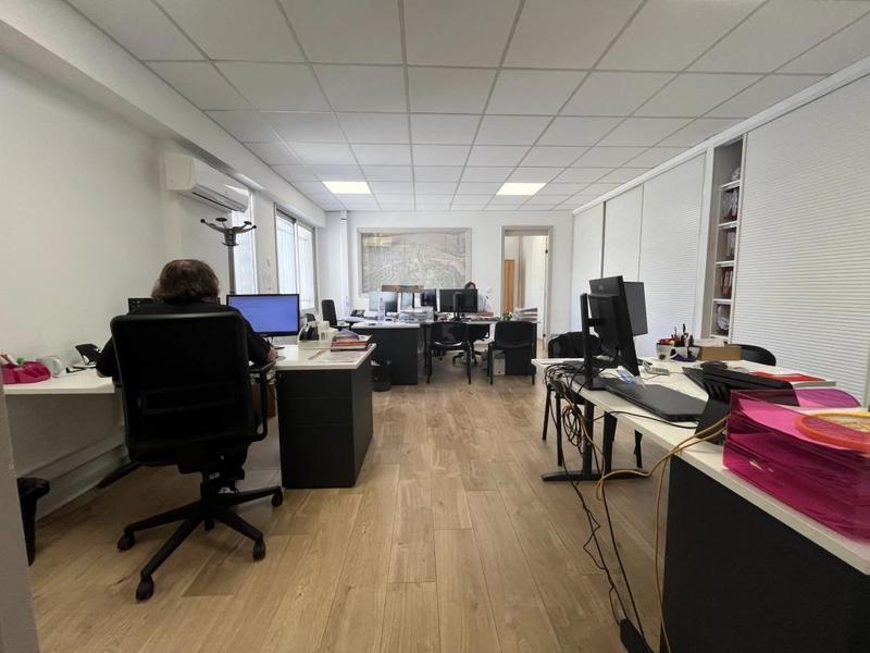 Local commercial - 292 m²